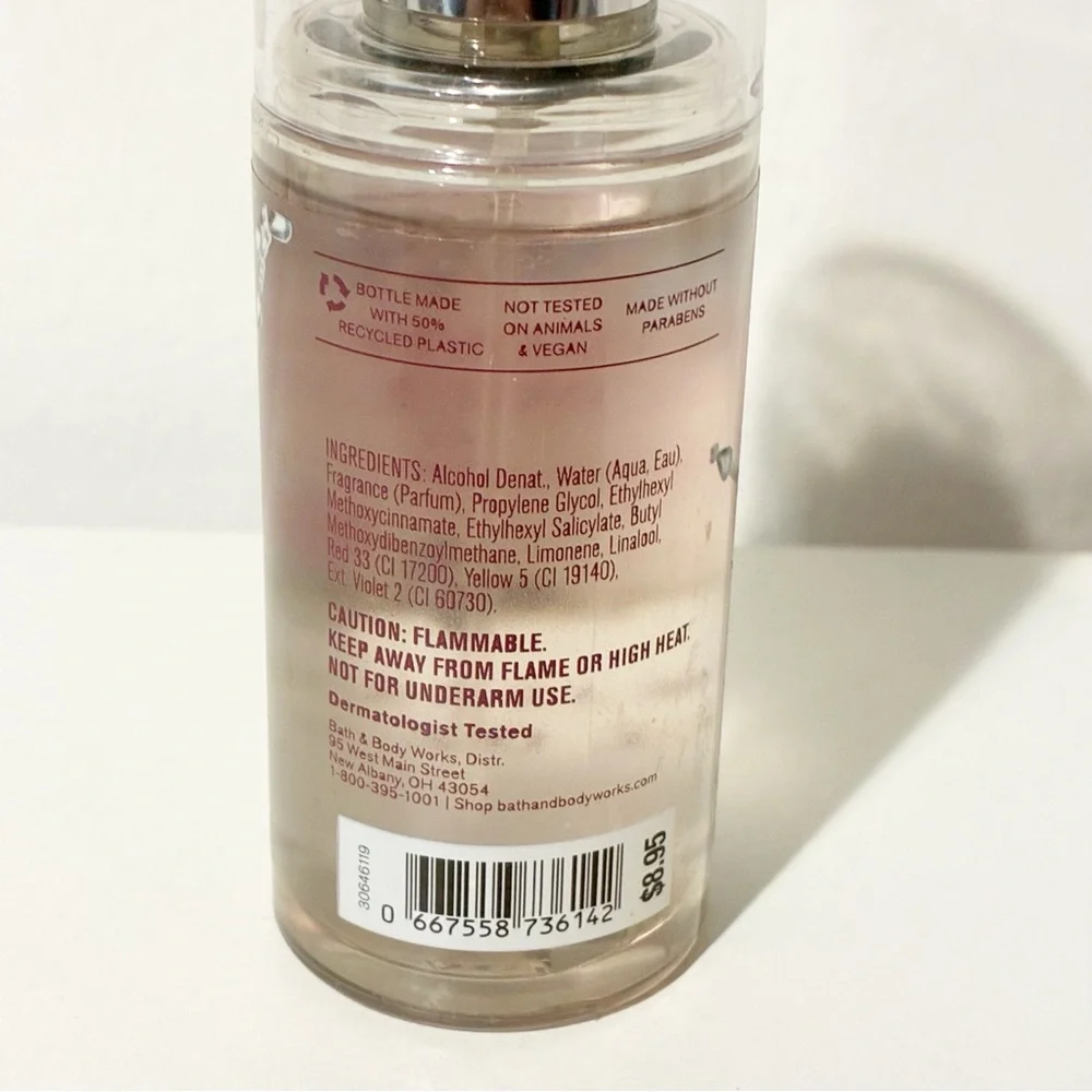 Bath & Body Works winter~strawberry snowflakes